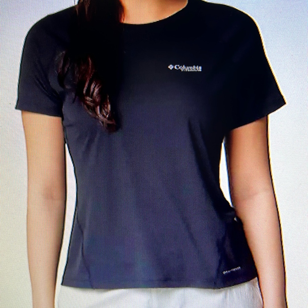 Columbia woman top size small nwt